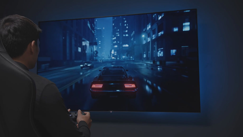 Vidéo : joueur manette en main devant une TV dont le halo LED suit les couleurs du jeu